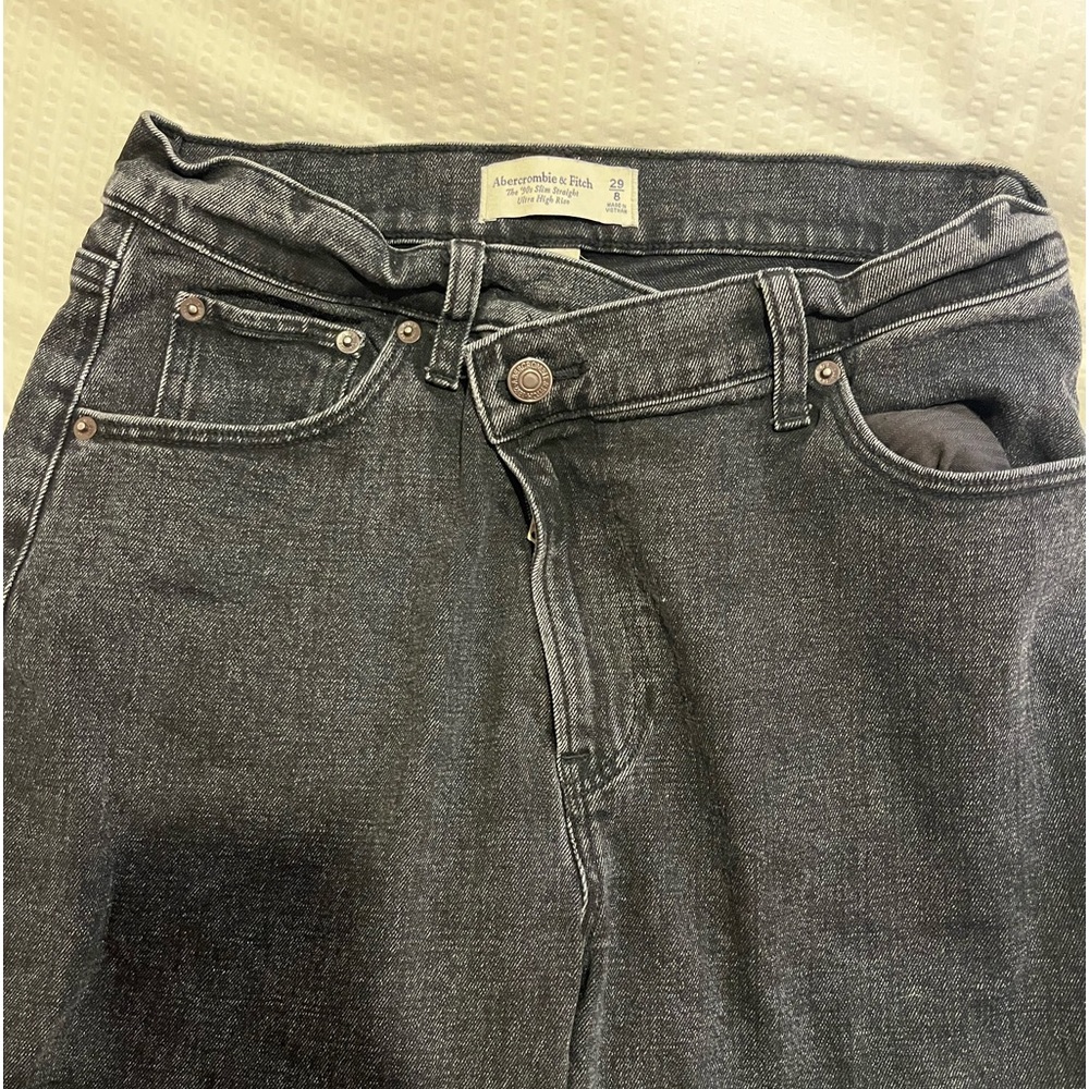 Abercrombie criss cross jeans